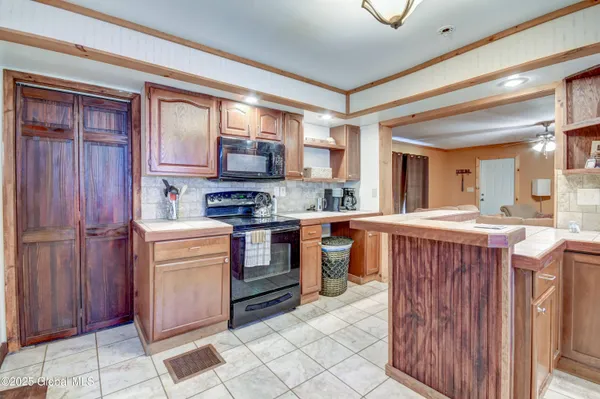 $299,000 | 131 Old Page Hill Road, Lake Pleasant, NY 12164