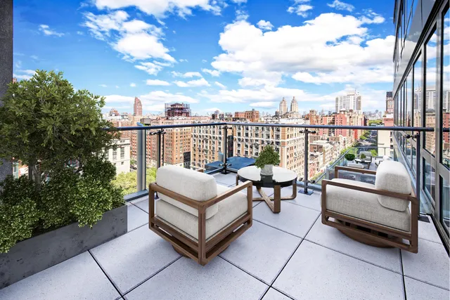 $5,995,000 | 212 West 72nd Street, Unit 16B | Upper West Side