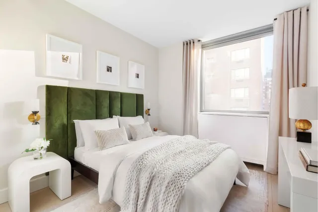 $5,995,000 | 212 West 72nd Street, Unit 16B | Upper West Side