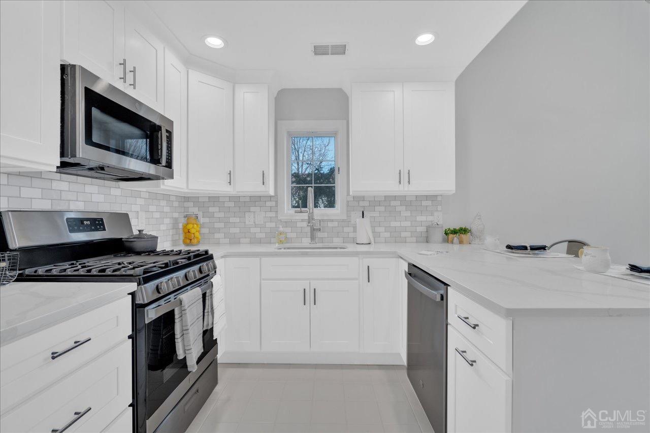 G Winthrop Road Monroe Township, NJ 08831 - Photo 10 of 38 Gallery Image 10