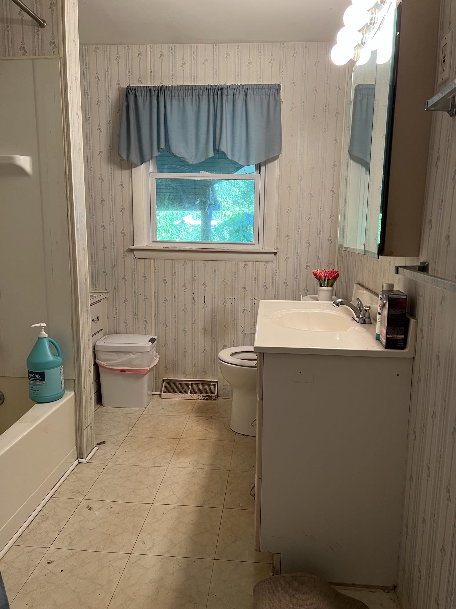 33 Raven Street Nashua, NH 03060 - Photo 6 of 18