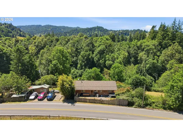 $269,000 | 46760 Highway 242, Myrtle Point, OR 97458