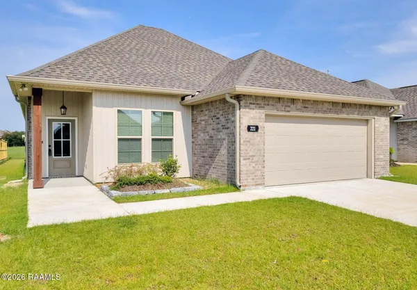 $1,975 | 221 Wakely Court, Lafayette, LA 70506