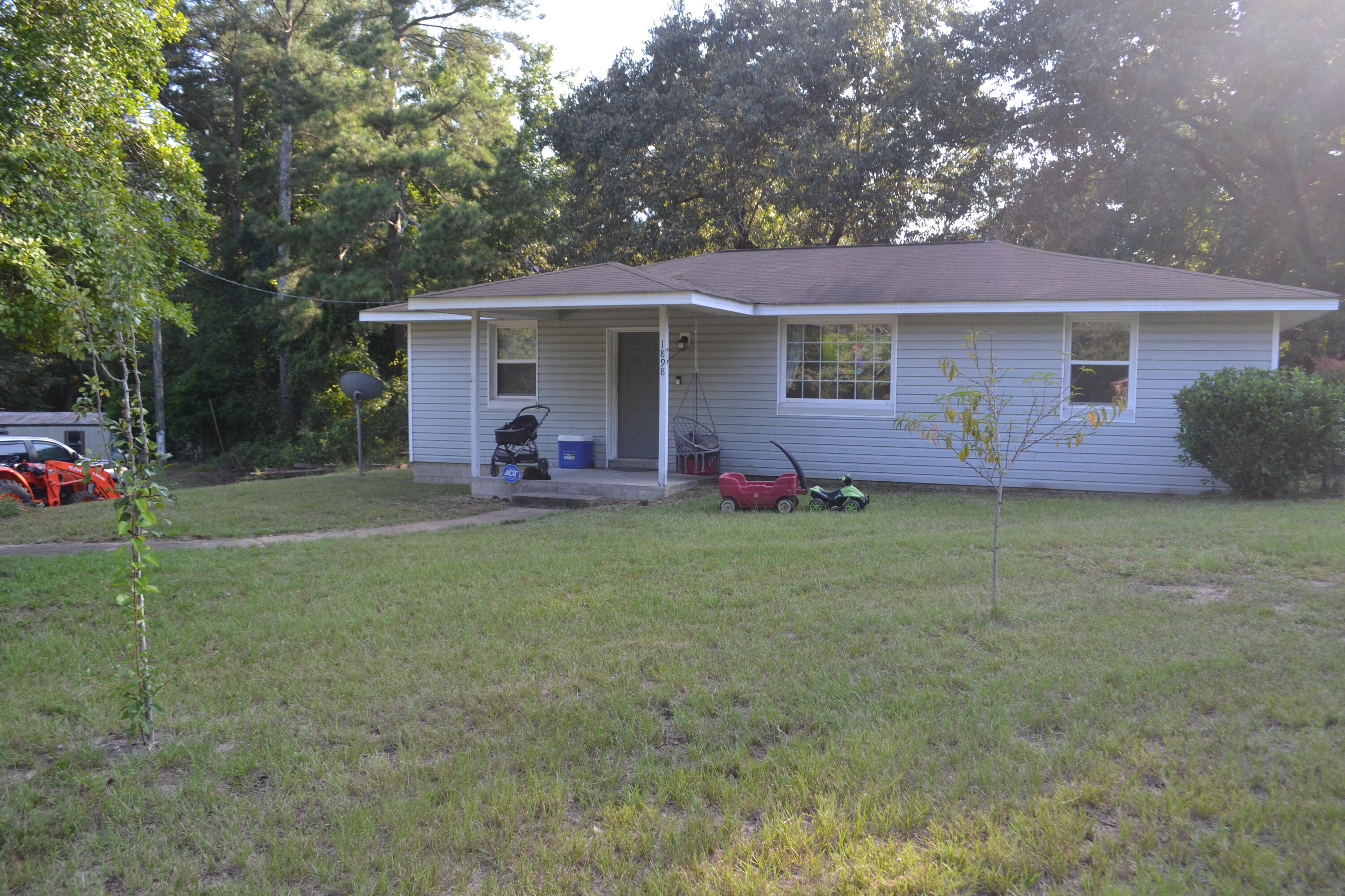 1898 McDade Road Augusta, GA 30906 - Photo 2 of 44 DSC_0070