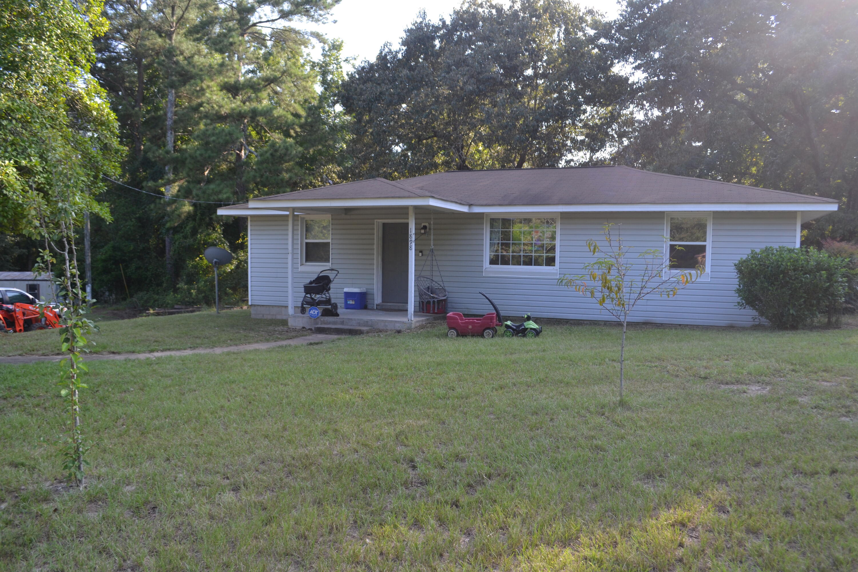 1898 McDade Road Augusta, GA 30906 - Photo 3 of 44 DSC_0069