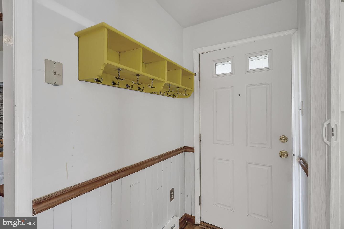 11 Hillside Road Greenbelt, MD 20770 - Photo 24 of 47 a bathroom with a mirror