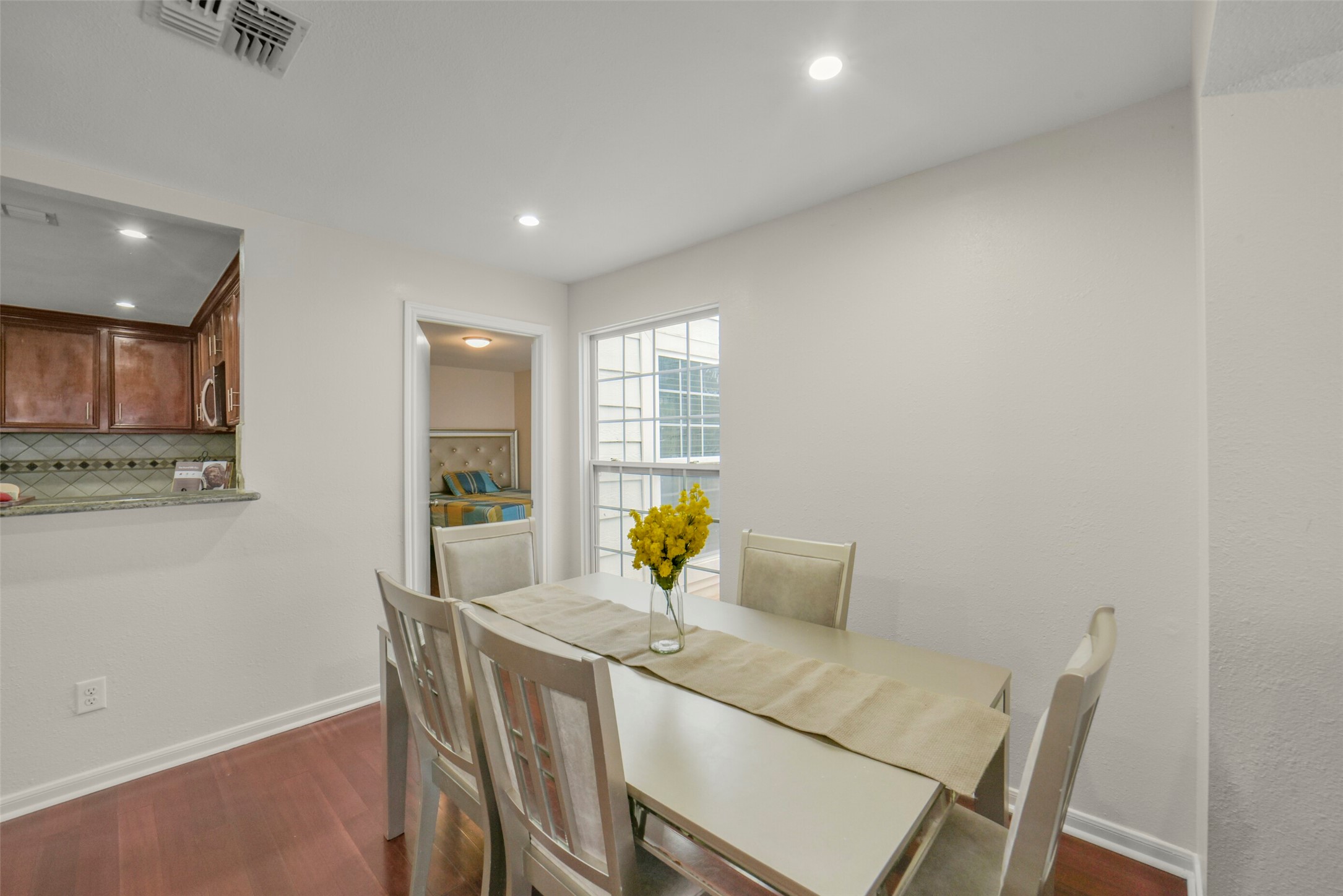 5707 Innsbruck Street Bellaire, TX 77401 - Photo 10 of 35