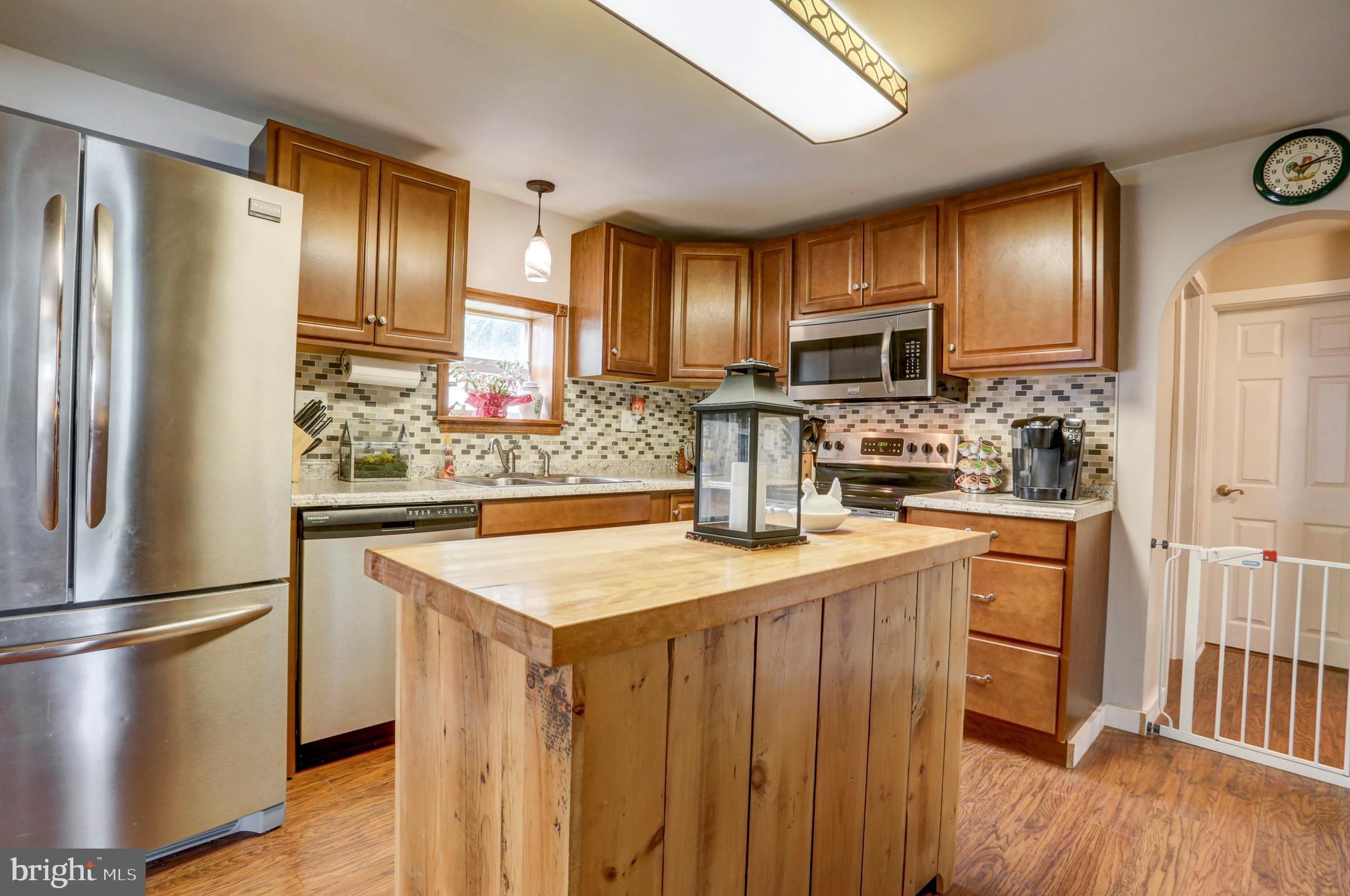 1025 Sun Valley Road Stevens, PA 17578 - Photo 12 of 34 Kitchen