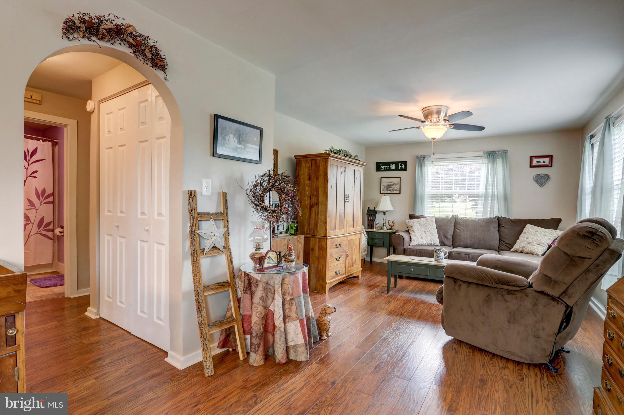 1025 Sun Valley Road Stevens, PA 17578 - Photo 6 of 34 Living Room