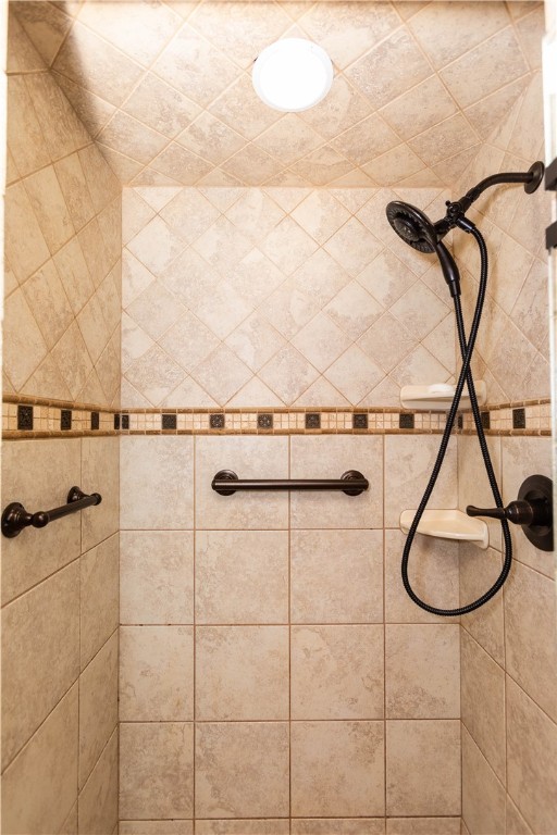 19 Silver Birch Road Warwick, RI 02888 - Photo 23 of 37 Beautiful tiled Shower in Main Bath.