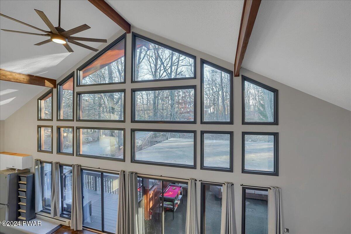 226 Maple Ridge Drive Hawley, PA 18428 - Photo 4 of 38