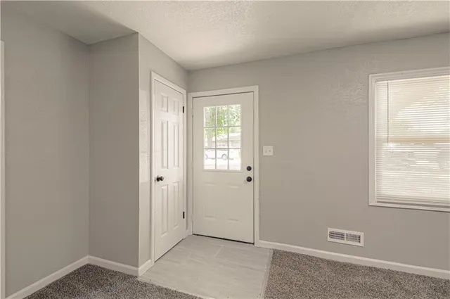 $179,900 | 11014 Cambridge Avenue, Kansas City, MO 64134