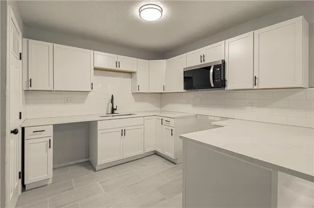 $179,900 | 11014 Cambridge Avenue, Kansas City, MO 64134