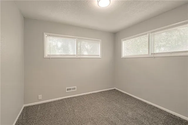 $179,900 | 11014 Cambridge Avenue, Kansas City, MO 64134