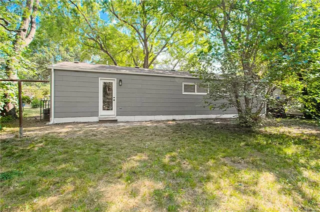 $179,900 | 11014 Cambridge Avenue, Kansas City, MO 64134