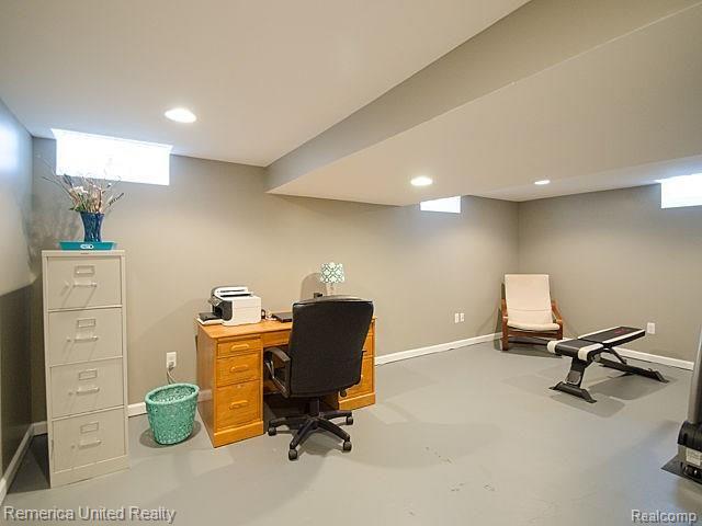 28025 Quail Hollow Road Farmington Hills, MI 48331 - Photo 34 of 38