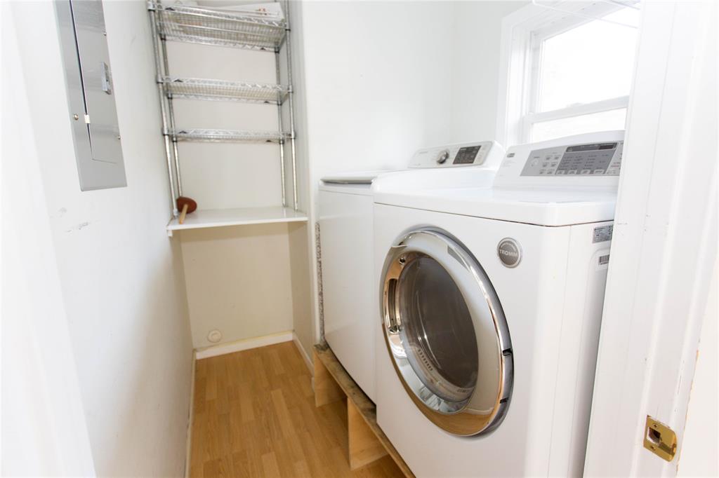 201 West 33rd Street, Unit A Austin, TX 78705 - Photo 9 of 20 a utility room with dryer and washer