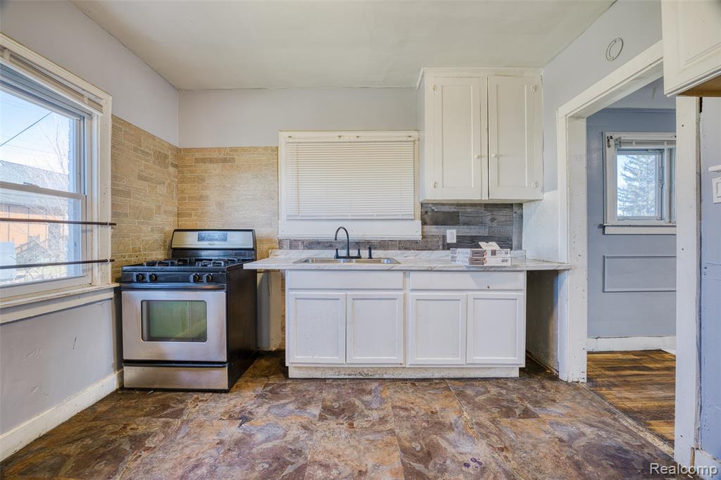 12875 Steel Street Detroit, MI 48227 - Photo 14 of 34