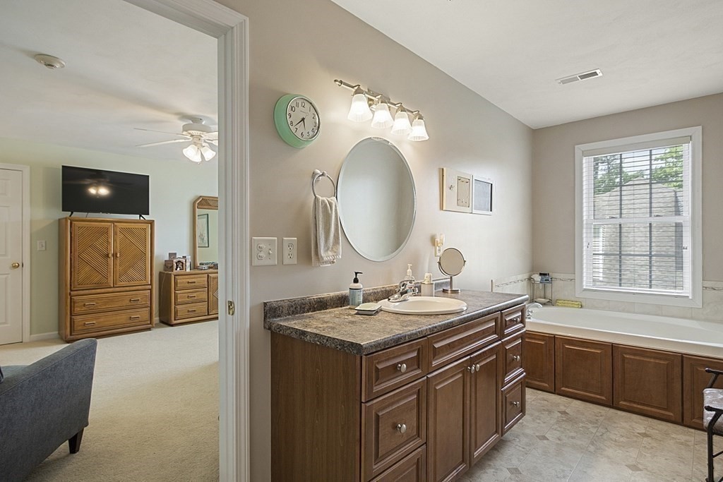 615 Nashua Road, Unit 8 Dracut, MA 01826 - Photo 23 of 39