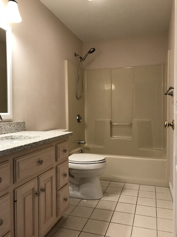 27 Cherokee Lane Walpole, MA 02081 - Photo 17 of 30 Gallery Image 17