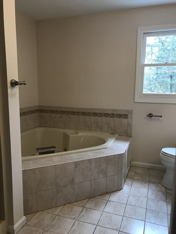 27 Cherokee Lane Walpole, MA 02081 - Photo 20 of 30 Gallery Image 20