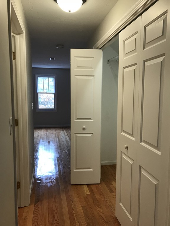 27 Cherokee Lane Walpole, MA 02081 - Photo 21 of 30 Gallery Image 21