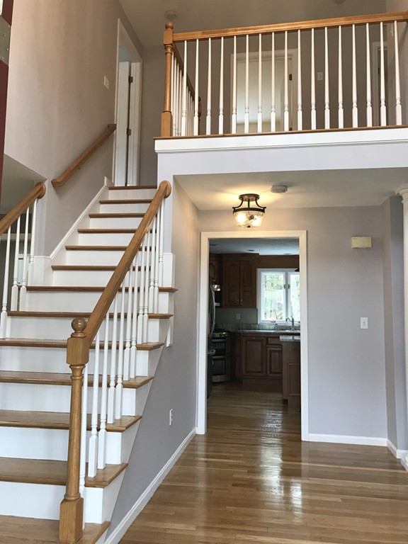 27 Cherokee Lane Walpole, MA 02081 - Photo 3 of 30 Gallery Image 3