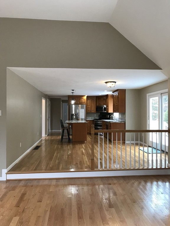27 Cherokee Lane Walpole, MA 02081 - Photo 6 of 30 Gallery Image 6