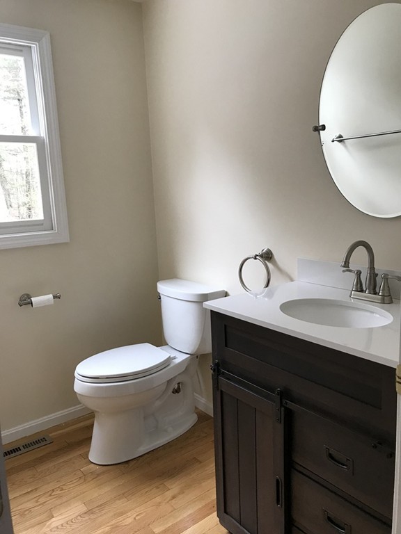 27 Cherokee Lane Walpole, MA 02081 - Photo 9 of 30 Gallery Image 9