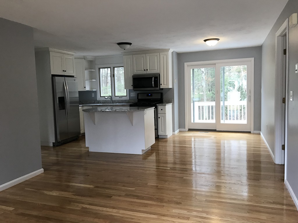 27 Cherokee Lane Walpole, MA 02081 - Photo 10 of 30 Gallery Image 10