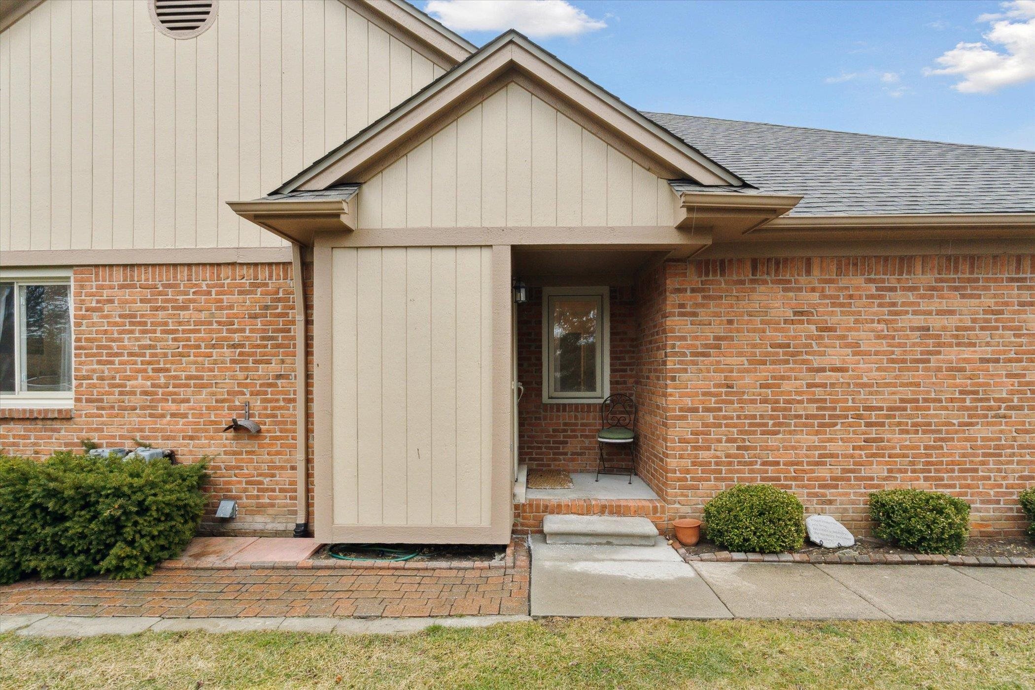 16615 Country Ridge Lane Macomb, MI 48044 - Photo 1 of 49 50167583-C34AB2C0-E1D1-4BC6-A5B9-C3AD241D4475.JPG