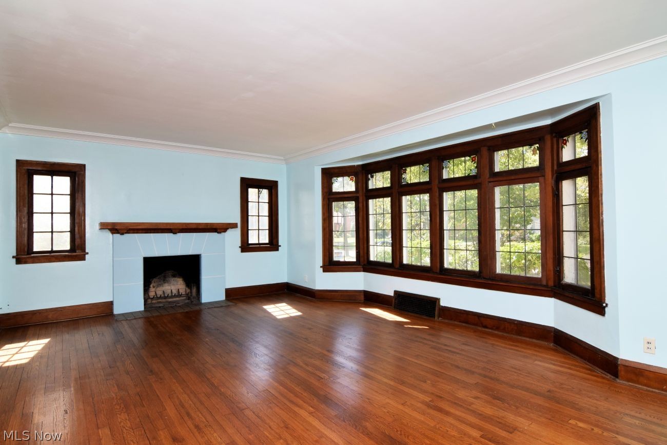 3615 Sutherland Road Shaker Heights, OH 44122 - Photo 6 of 38 Living Room