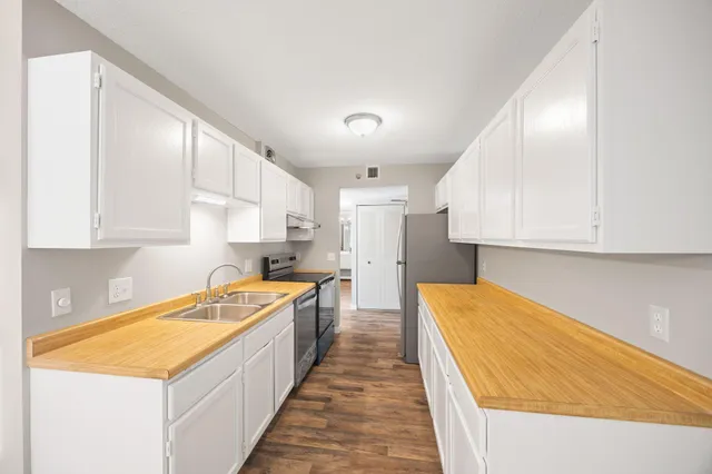 $119,000 | 6615 Lake Shore Drive South, Unit 311, Richfield, MN 55423