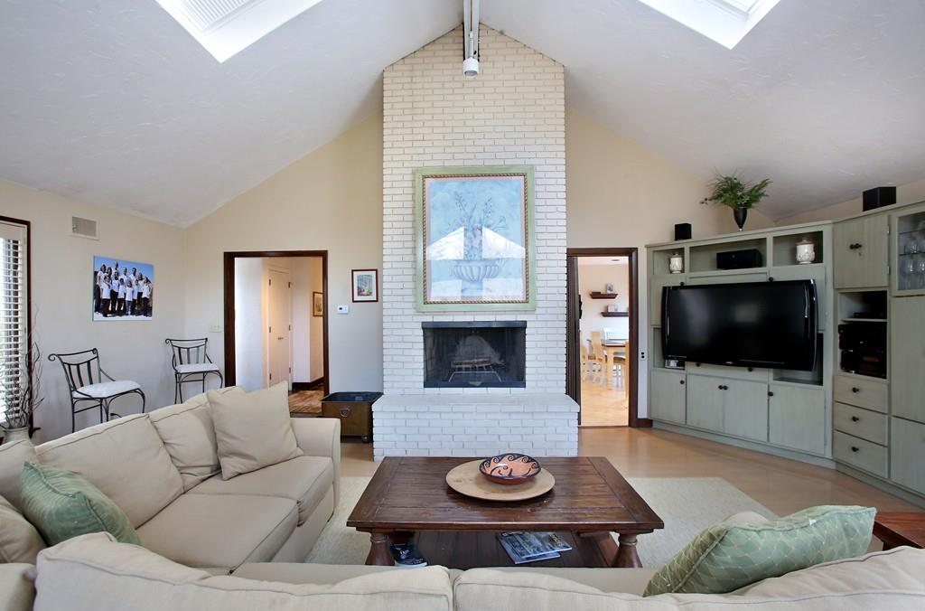 11 Smokey Hill Road Wayland, MA 01778 - Photo 5 of 20 Gallery Image 5