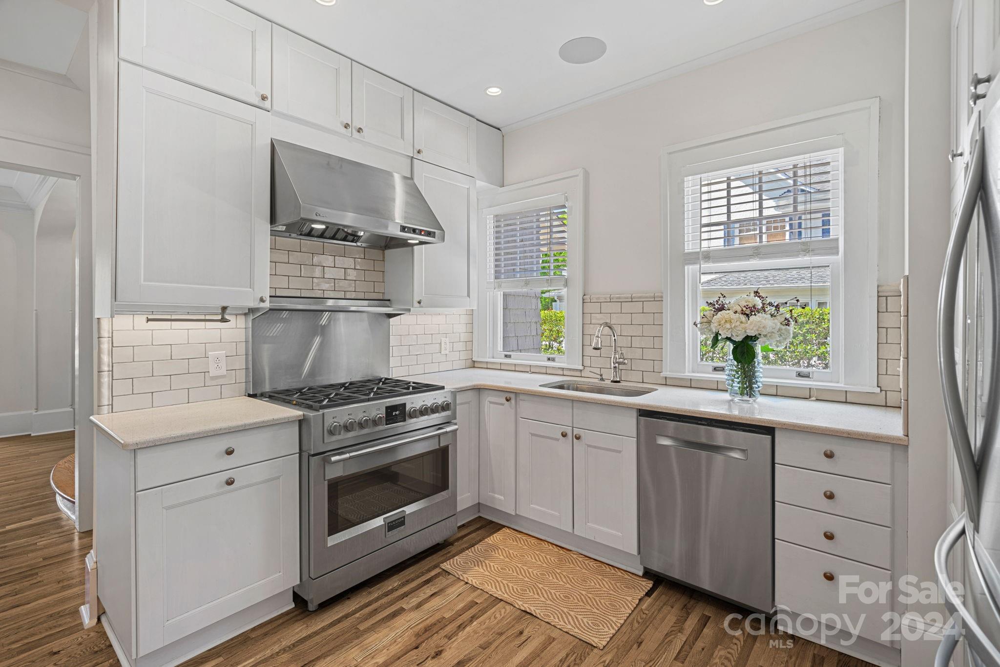 2025 Sharon Road Charlotte, NC 28207 - Photo 14 of 38 Gallery Image 14