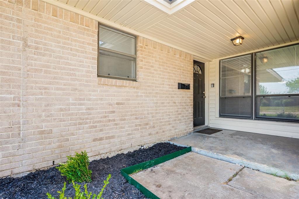 706 Goodyear Street Irving, TX 75062 - Photo 2 of 24