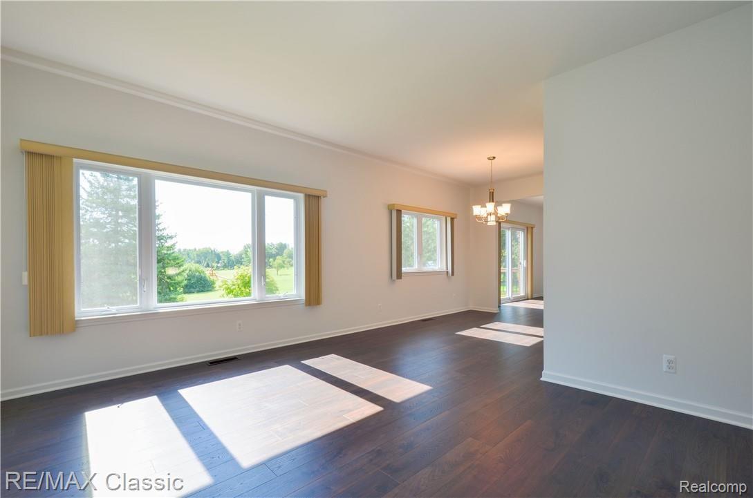 36242 Smithfield Road Farmington, MI 48335 - Photo 21 of 55 36242 Smithfield Rd HDR14.jpg