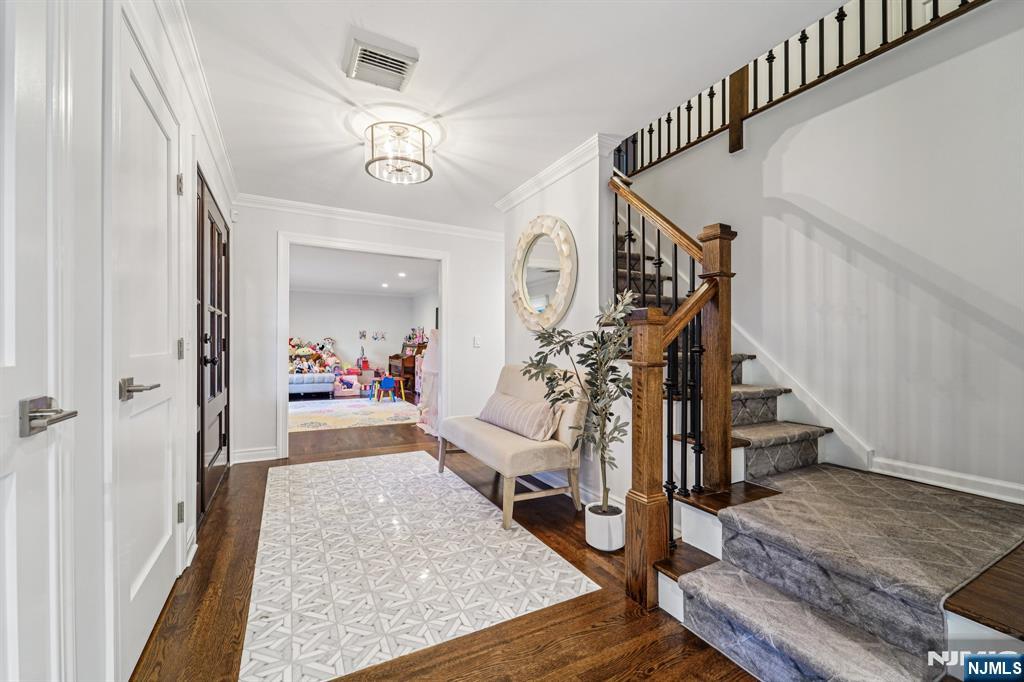 7 Colona Road Wayne, NJ 07470 - Photo 4 of 48