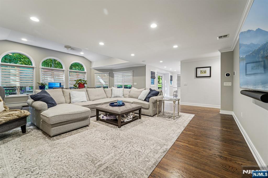 7 Colona Road Wayne, NJ 07470 - Photo 8 of 48