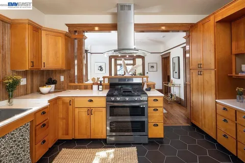 $789,000 | 2420 9th Avenue, Oakland, CA 94606