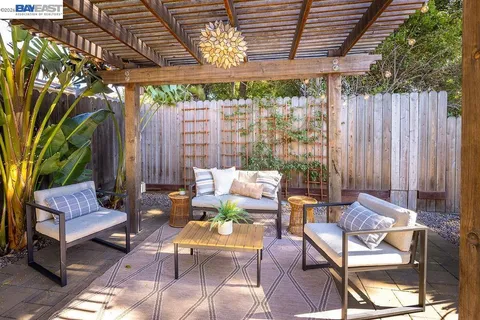 $789,000 | 2420 9th Avenue, Oakland, CA 94606