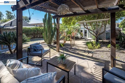 $789,000 | 2420 9th Avenue, Oakland, CA 94606