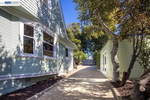 $789,000 | 2420 9th Avenue, Oakland, CA 94606