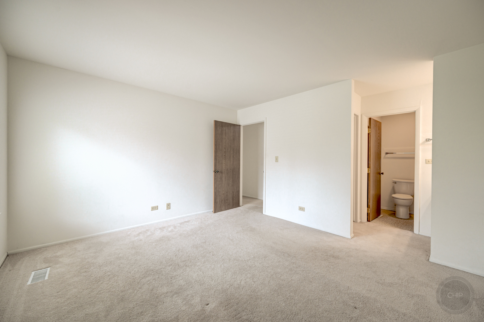 360 Springlake Lane, Unit B Aurora, IL 60504 - Photo 18 of 26 a view of an empty room