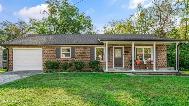 $299,000 | 206 Bunker Lane, Oak Ridge, TN 37830