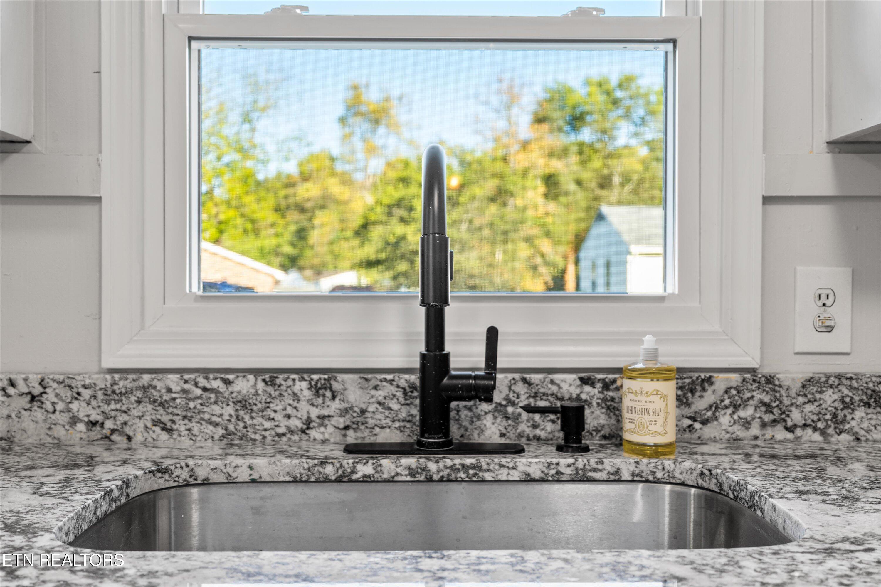 206 Bunker Lane Oak Ridge, TN 37830 - Photo 7 of 21 16-206 Bunker Ln 12