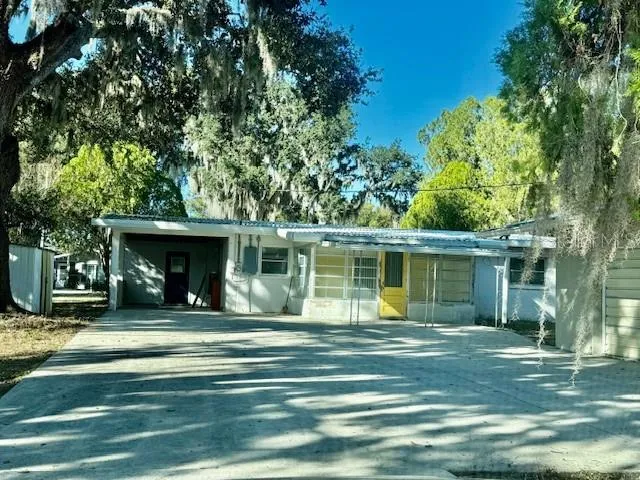 $1,500 | 5300 18th Street, Zephyrhills, FL 33542