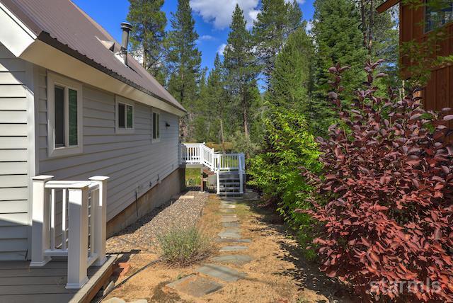 1429 Chinquapin Drive South Lake Tahoe, CA 96150 - Photo 3 of 37 a view of a back yard of the house