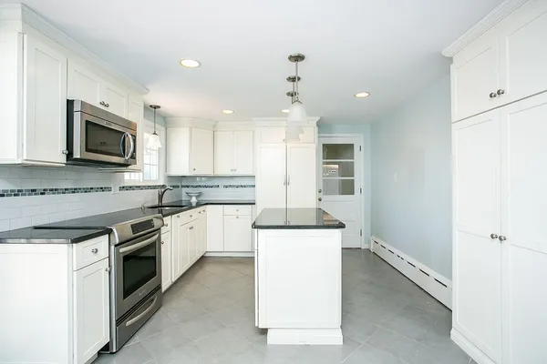 $3,750 | 41 Clayton Street, Middletown, RI 02842