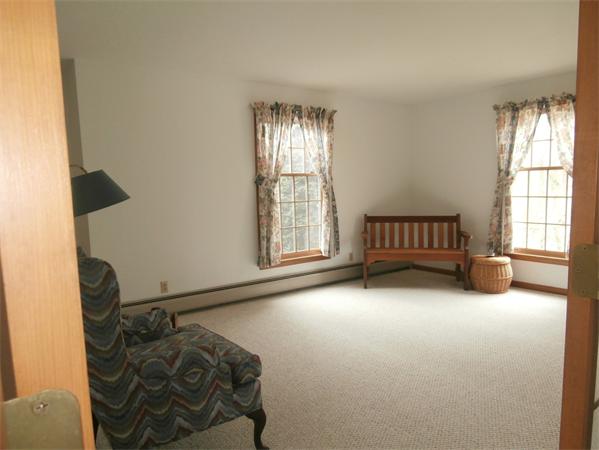 49 Smith Road Charlton, MA 01507 - Photo 8 of 20 Gallery Image 8
